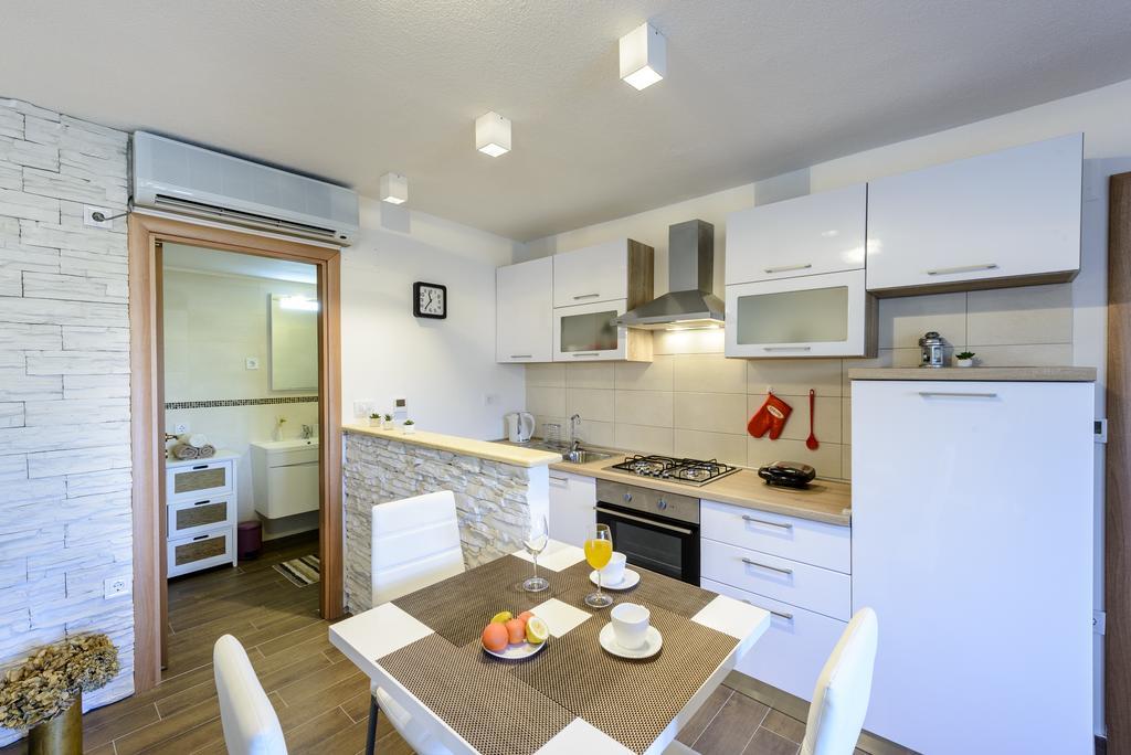 מולונאט Apartment Mistral - Cosy Apartment With Sea View מראה חיצוני תמונה