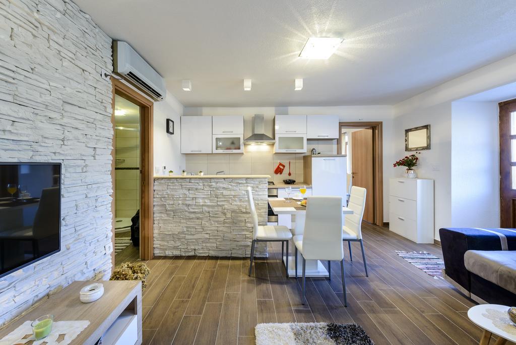 מולונאט Apartment Mistral - Cosy Apartment With Sea View מראה חיצוני תמונה