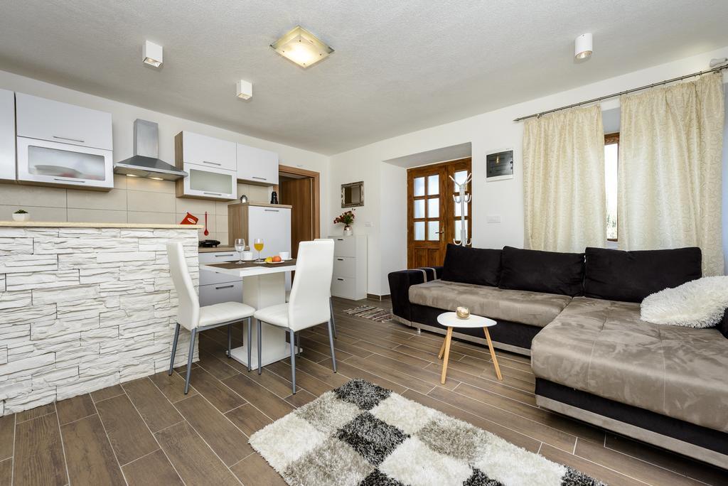 מולונאט Apartment Mistral - Cosy Apartment With Sea View מראה חיצוני תמונה